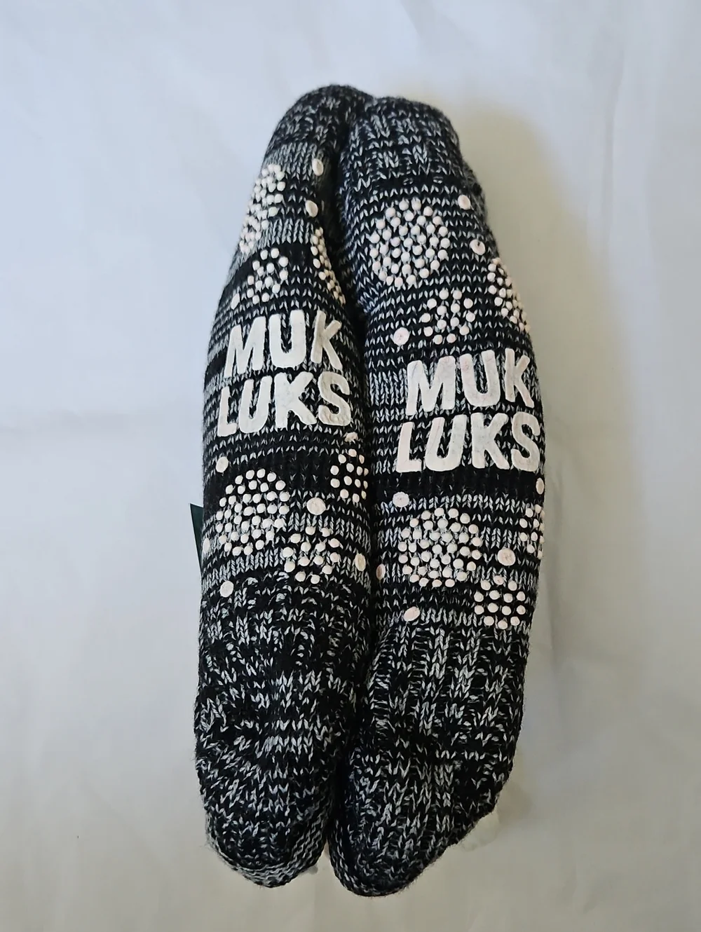 Muk Luks Black, White & Red Knit Sherpa-Lined Cold Weather Cabin Shortie Socks